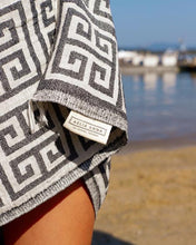 Load image into Gallery viewer, Cotton towel - Greek key