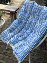 Load image into Gallery viewer, XL Cushion Meandros - Washable in the washing machine
