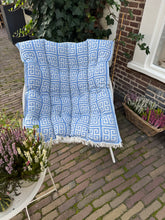 Load image into Gallery viewer, XL Cushion Meandros - Washable in the washing machine