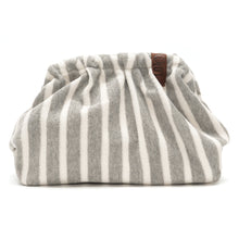 Load image into Gallery viewer, Clutch
