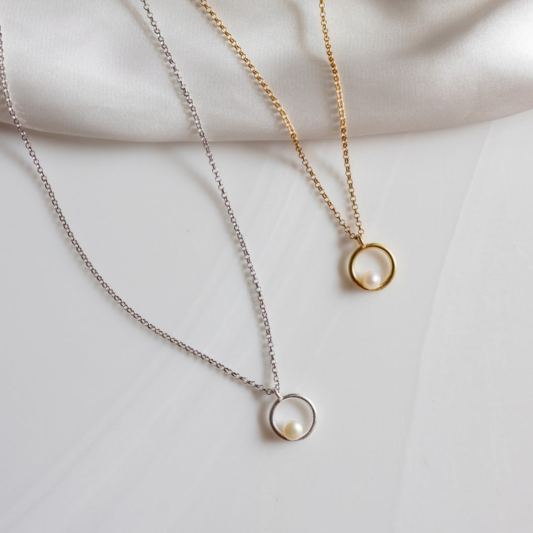 Silver/goldplated necklace with pearl