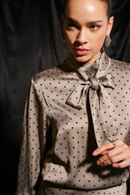 Load image into Gallery viewer, Donna satin shirt