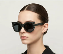 Load image into Gallery viewer, TWISTER -Handcrafted sunglasses by Uglybell