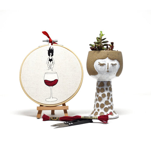 Embroidered hoops / Wine lovers