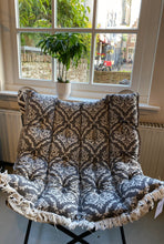 Load image into Gallery viewer, XL Cushion Barok -Washable in washing machine